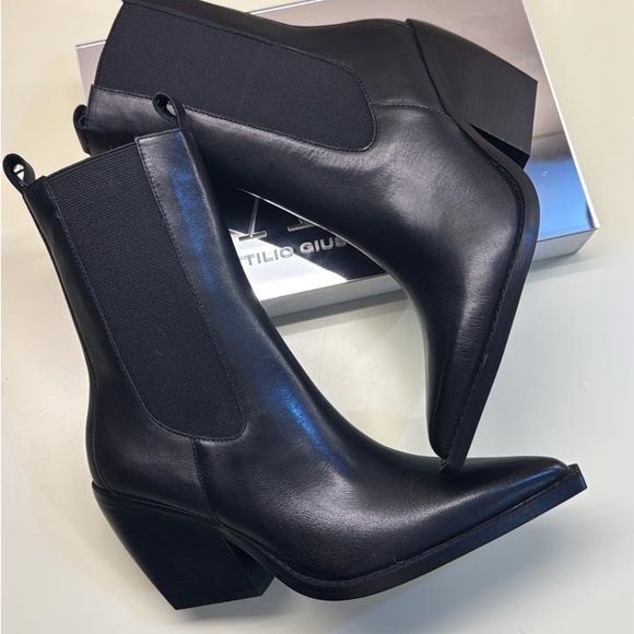 Designer Sleek Black Pointed Leather Wedge Chelsea Boots - Picture 3 of 5